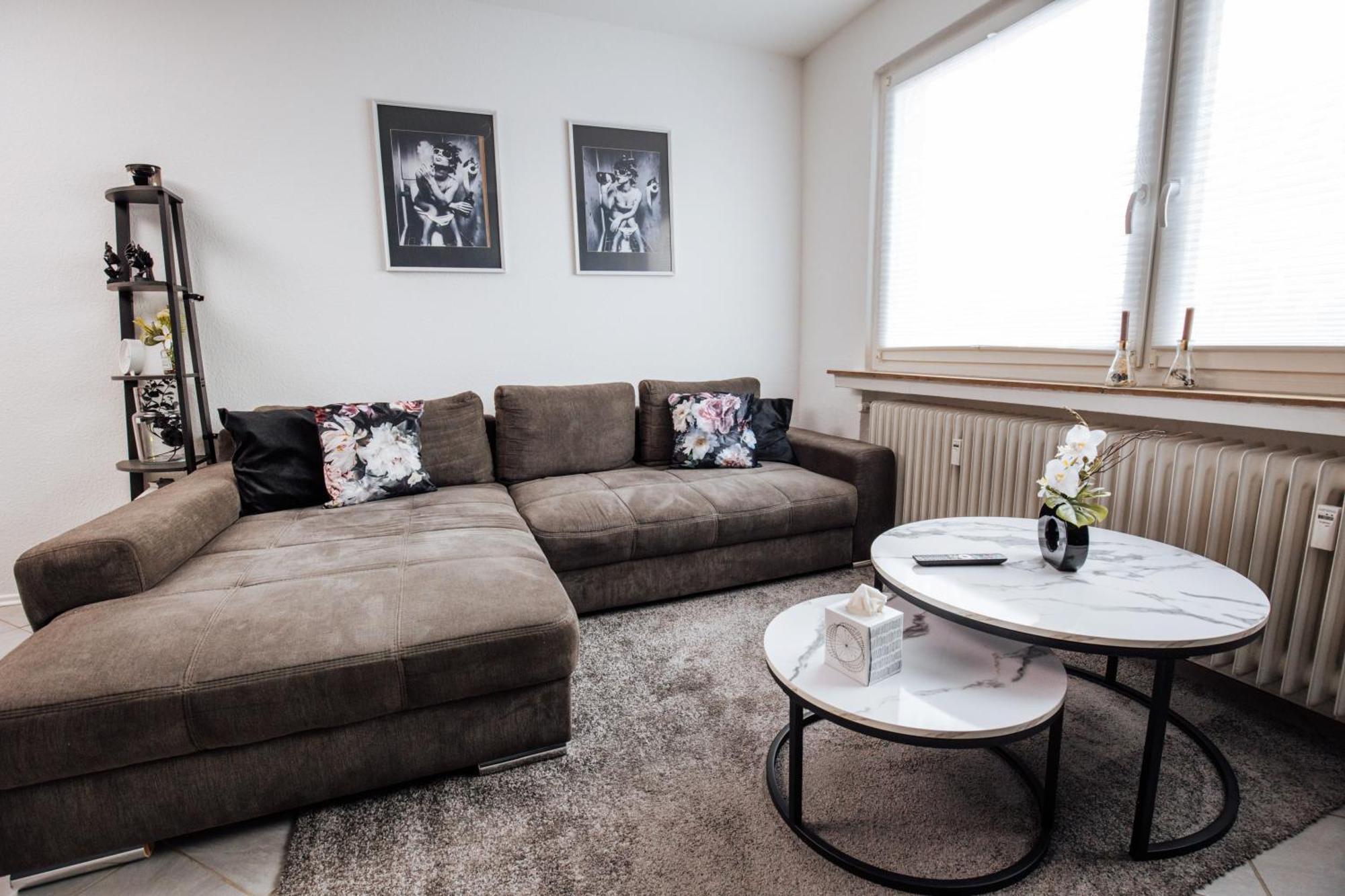Bold & Black - Balcony - Netflix - Wifi - 5 Person