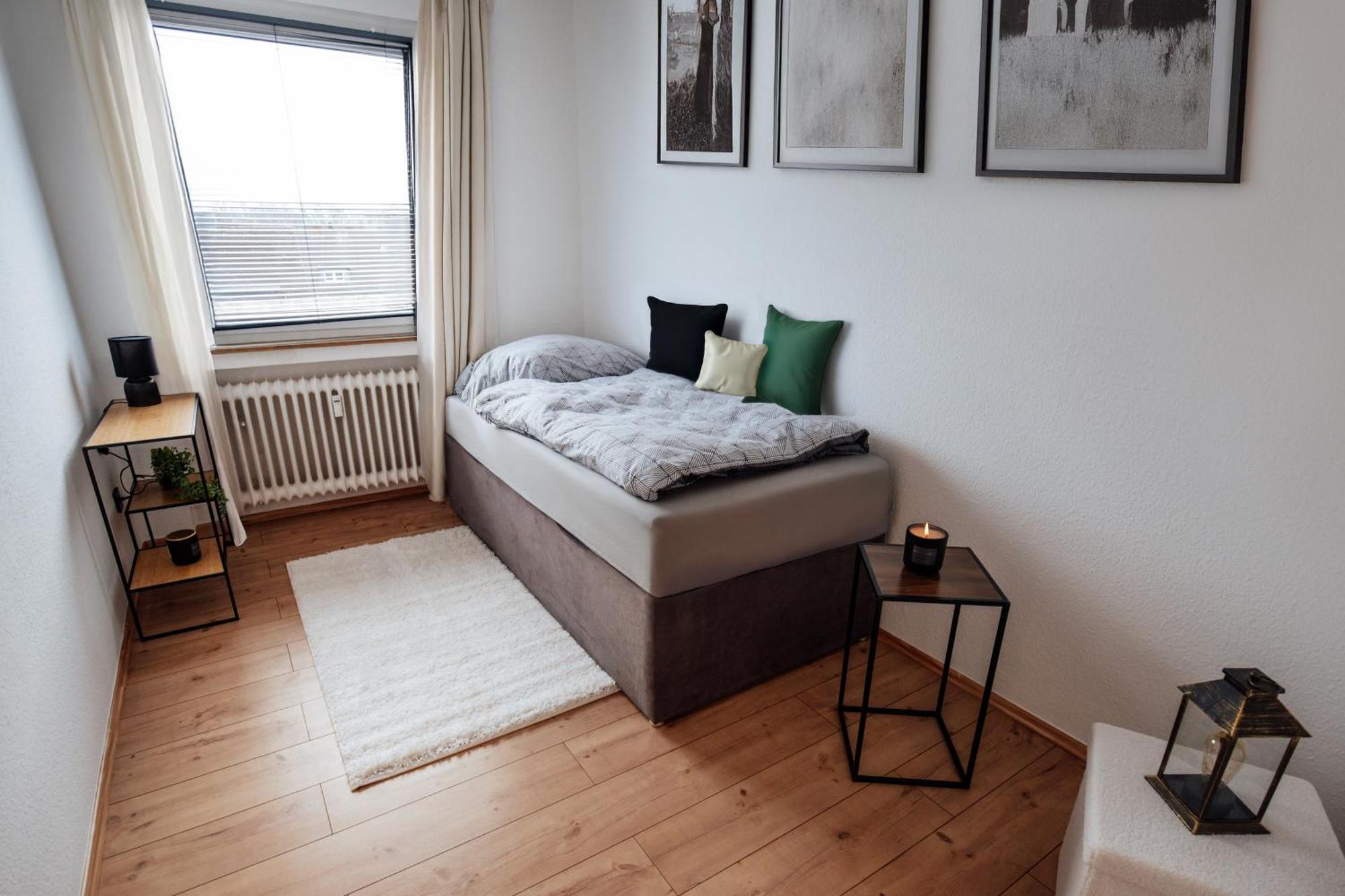 Bold & Black - Balcony - Netflix - Wifi - 5 Person *